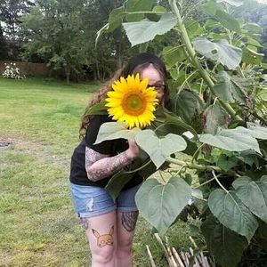 Meet your Posher, Holly